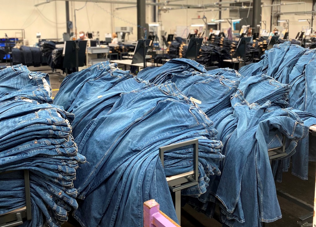 Trusted Jean Manufacturers in 2025