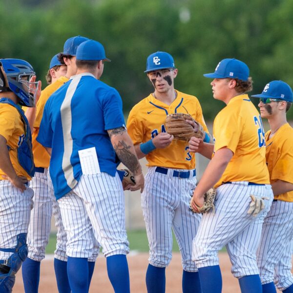 Benefits of Choosing a Sports Uniform Builder for Your Team in 2025